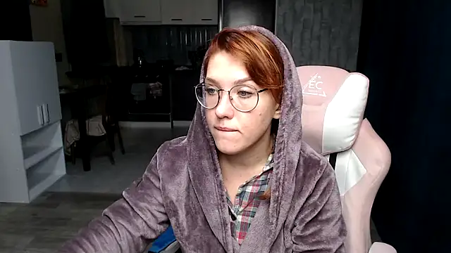 Reginasmilee online show from October 6, 4:52 pm