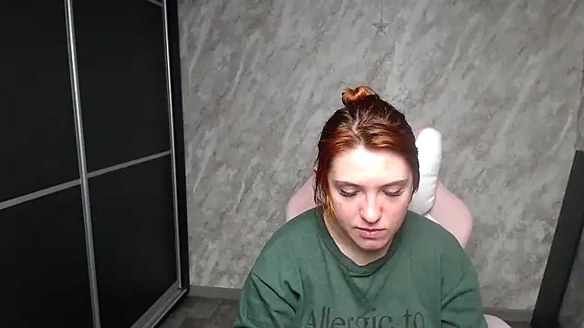 Reginasmilee online show from February 9, 5:22 pm