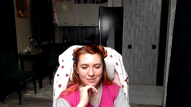 Reginasmilee online show from March 28, 1:56 pm