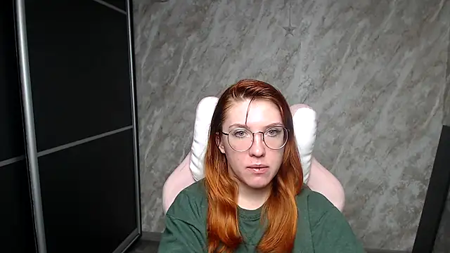 Reginasmilee online show from February 11, 3:45 pm