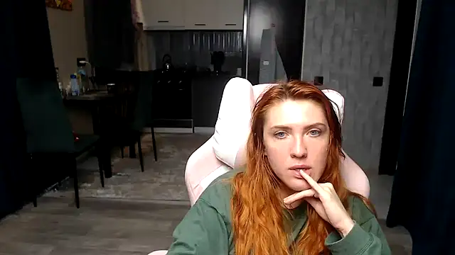 Reginasmilee online show from April 9, 6:30 am