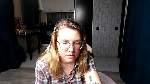Reginasmilee online show from September 11, 11:49 pm