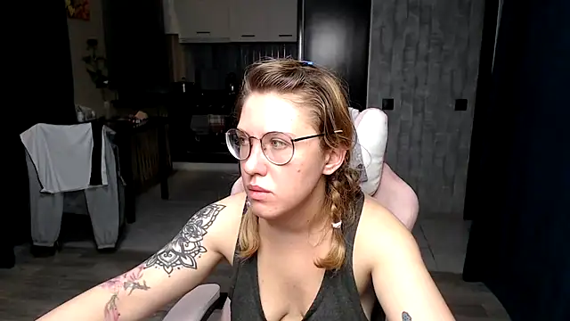 Reginasmilee online show from September 24, 1:02 am
