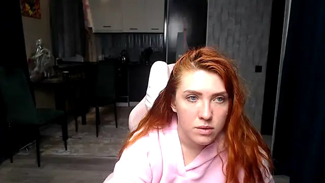 Reginasmilee online show from April 8, 2:51 pm