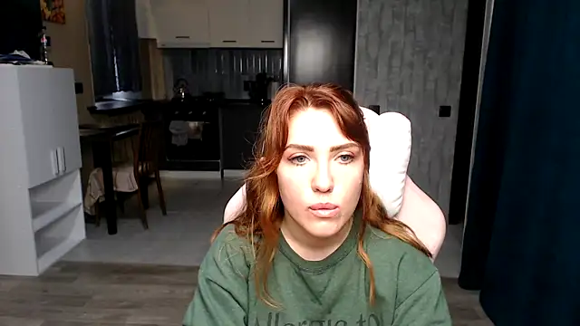 Reginasmilee online show from October 9, 7:31 am