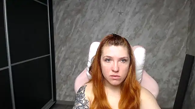 Reginasmilee online show from February 18, 2:42 am