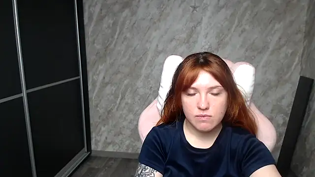 Reginasmilee online show from February 19, 4:53 am