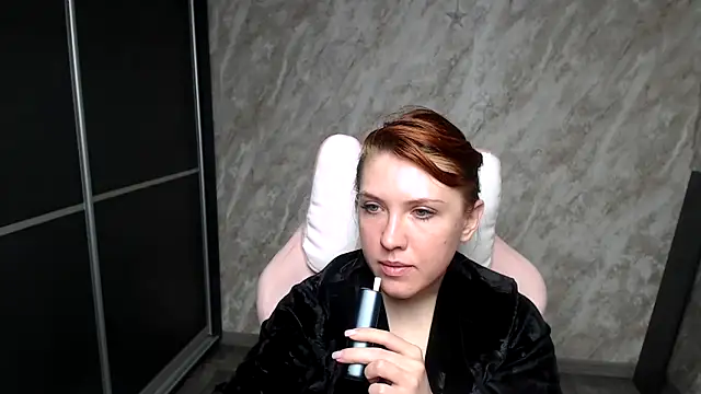 Reginasmilee online show from February 25, 3:56 pm