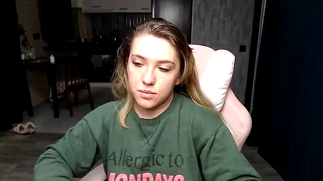 Reginasmilee online show from September 28, 2:07 am