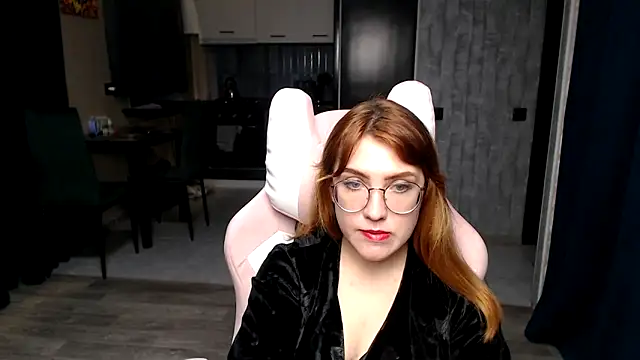 Reginasmilee online show from November 12, 5:44 am