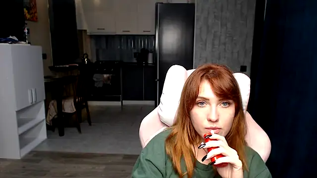 Reginasmilee online show from October 8, 4:19 pm