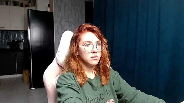 Reginasmilee online show from October 1, 2:49 am