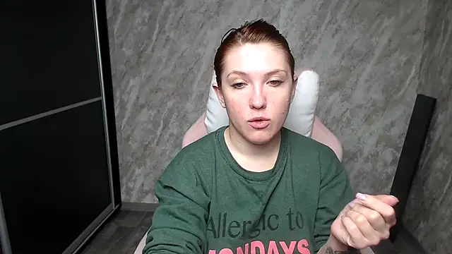 Reginasmilee online show from February 19, 6:27 pm