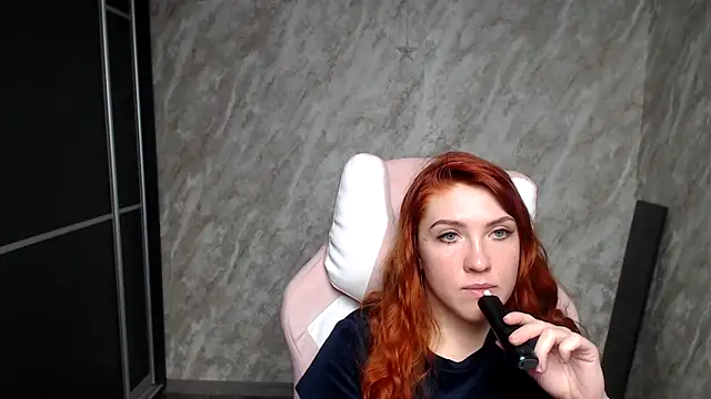 Reginasmilee online show from March 10, 8:51 am