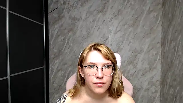 Reginasmilee online show from March 17, 12:46 pm