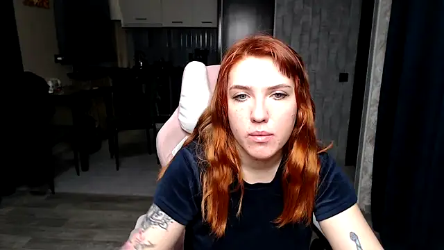 Reginasmilee online show from December 4, 1:37 am