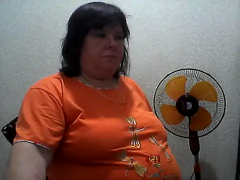Snapshot of HannahAna39 chatting on June 23, 12:58 pm HannahAna39 online show from June 23, 12:58 pm