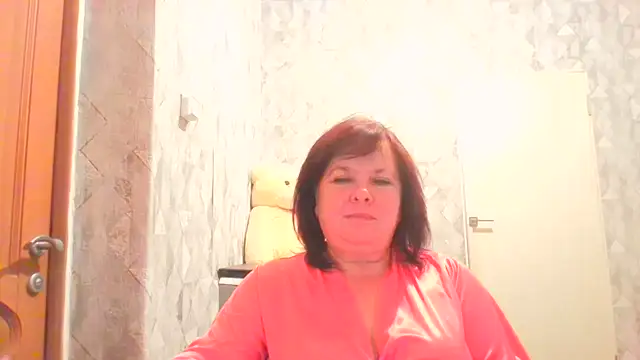 HannahAna39 online show from July 26, 6:15 pm