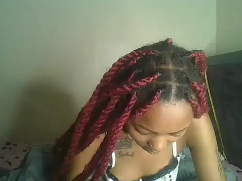 Prettyquueen online show from August 8, 7:15 am