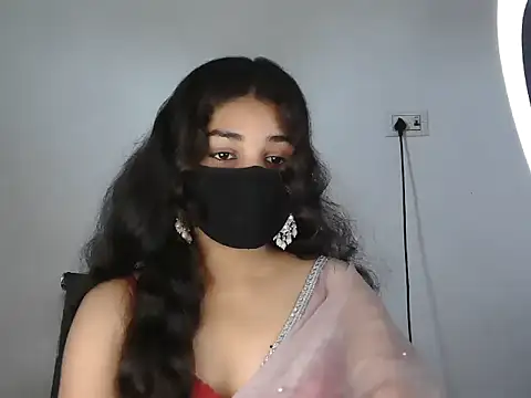 Snapshot of Cute_Riyaa_ chatting on July 11, 6:13 am Cute Riyaa online show from July 11, 6:13 am