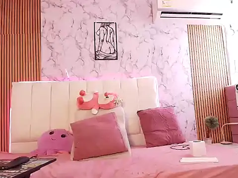 Tiffycupkake online show from July 1, 10:32 pm