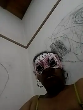wildtulip0 online show from June 26, 11:32 pm