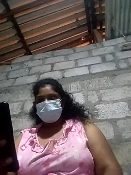 wildtulip0 online show from August 7, 10:38 pm