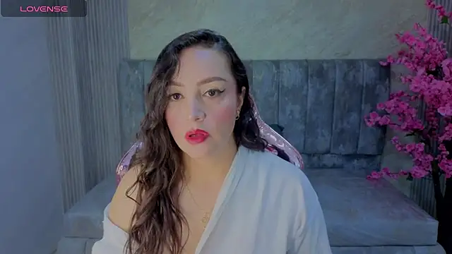 Electra s online show from July 2, 8:26 pm