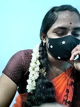 Snapshot of Megavarthinii chatting on August 5, 3:39 pm Megavarthinii online show from August 5, 3:39 pm