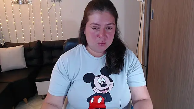 Snapshot of lorena_prg7 chatting on June 24, 1:53 pm lorena prg7 online show from June 24, 1:53 pm