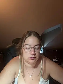 Snapshot of Evabrun1 chatting on July 9, 11:26 pm Evabrun1 online show from July 9, 11:26 pm