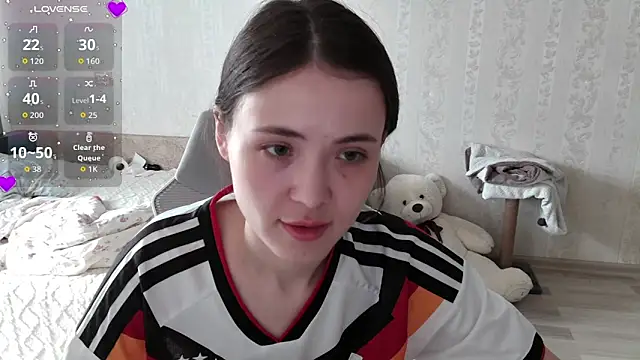 Snapshot of Lunni_03 chatting on July 18, 2:03 pm Lunni 03 online show from July 18, 2:03 pm
