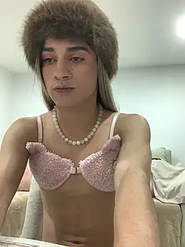 Snapshot of Play_dirtyydoll chatting on June 26, 7:47 am Play dirtyydoll online show from June 26, 7:47 am