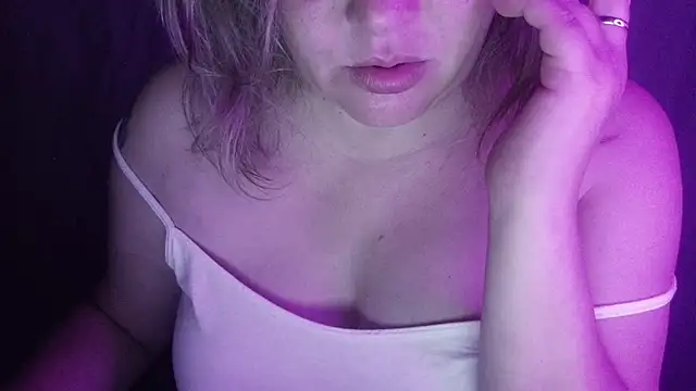 Snapshot of sexynipl chatting on July 28, 10:20 pm sexynipl online show from July 28, 10:20 pm