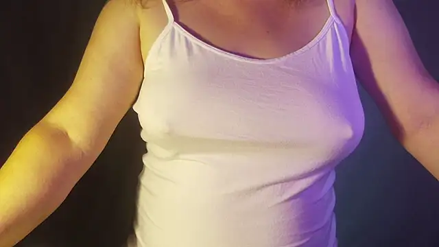 Snapshot of sexynipl chatting on July 28, 3:21 pm sexynipl online show from July 28, 3:21 pm