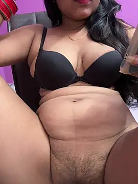 Snapshot of lizaxxlove chatting on August 3, 3:25 am lizaxxlove online show from August 3, 3:25 am
