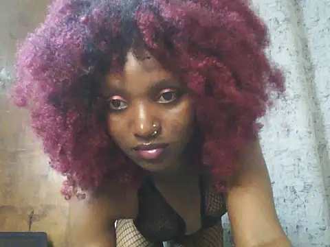 Snapshot of Cherrysexxi chatting on June 27, 1:33 am Cherrysexxi online show from June 27, 1:33 am