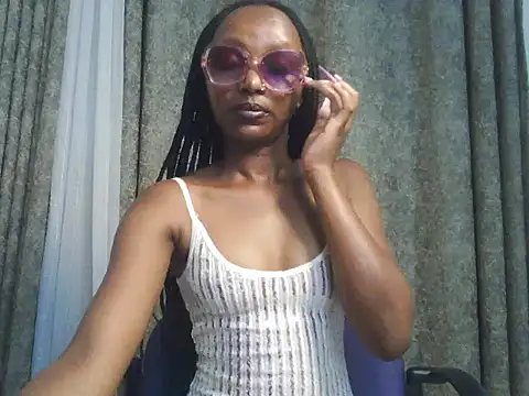 Snapshot of Cherrysexxi chatting on August 9, 3:23 am Cherrysexxi online show from August 9, 3:23 am
