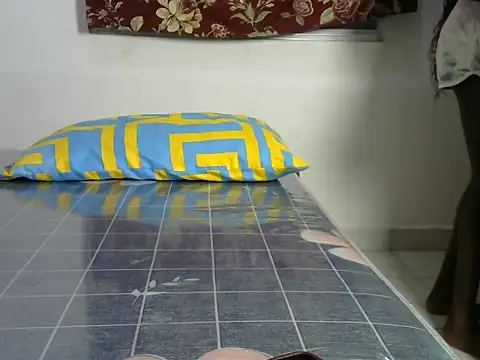 Snapshot of melahnin chatting on July 25, 2:12 pm melahnin online show from July 25, 2:12 pm