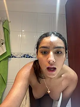 mialuxuryyx online show from June 27, 11:05 am