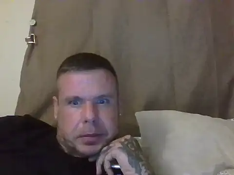 Snapshot of hotwetblondendaddy chatting on July 11, 8:03 am hotwetblondendaddy online show from July 11, 8:03 am