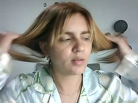 Asly- online show from July 16, 6:49 pm