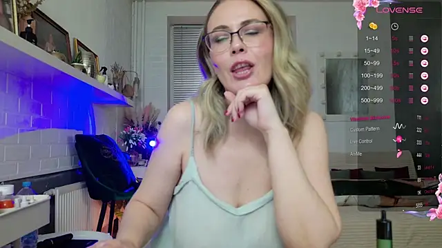 BeautyeyesLovely online show from November 27, 1:55 pm