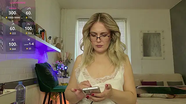 BeautyeyesLovely online show from March 20, 9:54 am