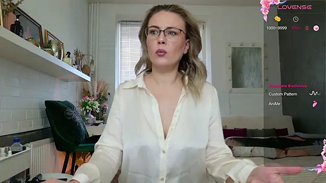 BeautyeyesLovely online show from October 27, 10:05 am