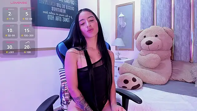 Snapshot of Valerie_Velvet_ chatting on July 9, 6:18 pm Valerie Velvet online show from July 9, 6:18 pm