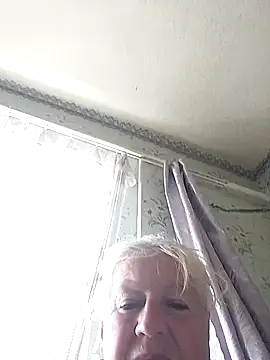 EmmaSwan555 online show from June 25, 1:27 pm