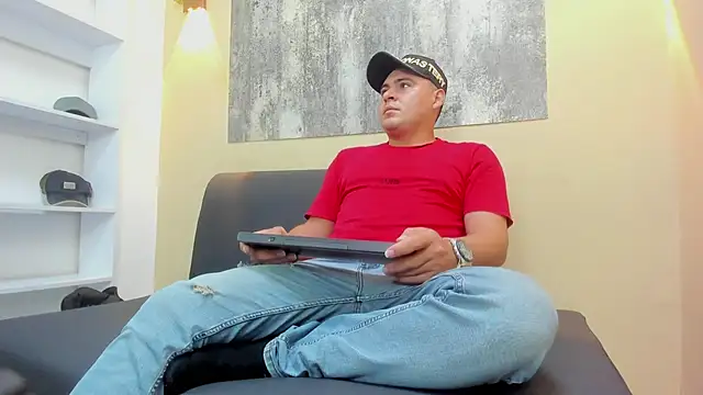 THEO WOOD3 online show from June 30, 8:31 pm