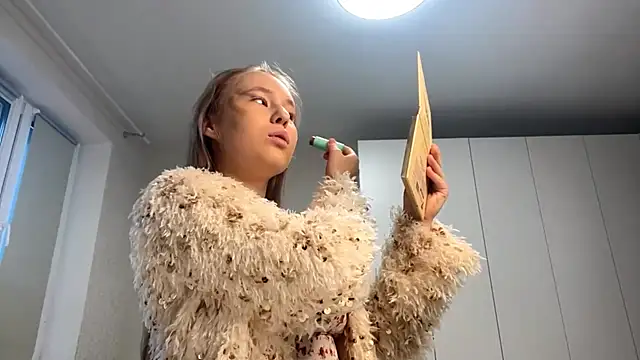 AmeliaOakheart online show from June 25, 6:02 pm