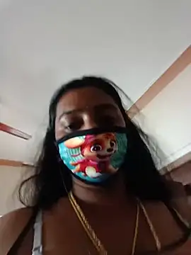 Lexilove01 online show from July 9, 9:21 am